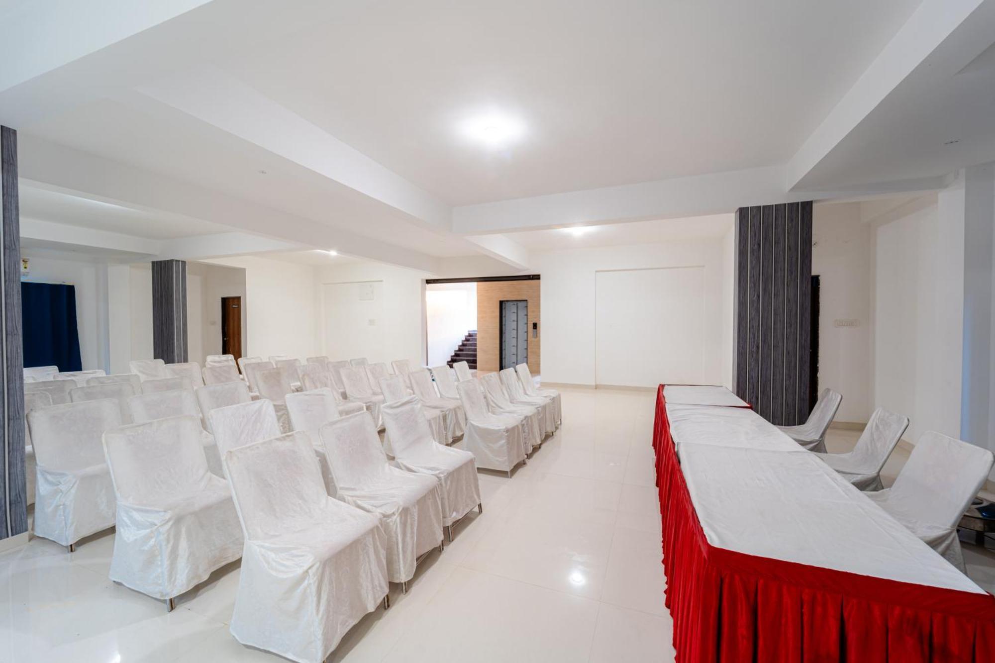 Treebo Pure Earth Stay, Vijay Nagar Indore Exterior photo